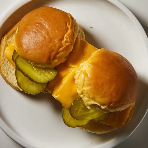 Cheddar Pickle Sandwich