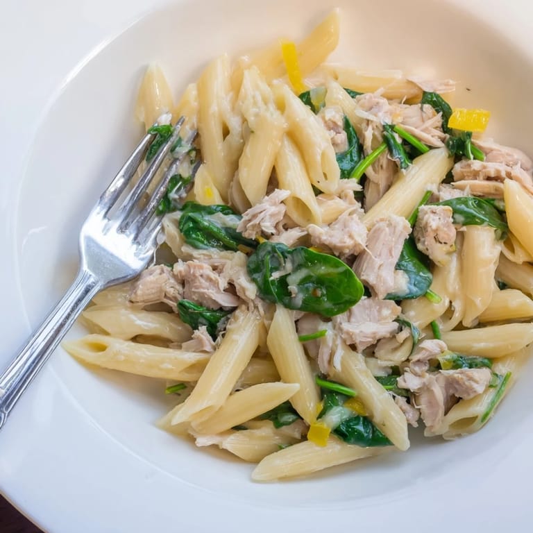 The comforting One-Pot Creamy Spinach & Turkey Christmas Pasta, ready for a delicious holiday meal.